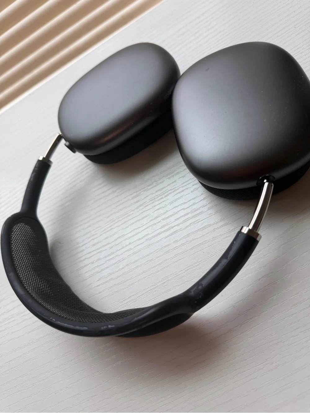 Apple Over-Ear Wireless Headphones - Gray Metallic